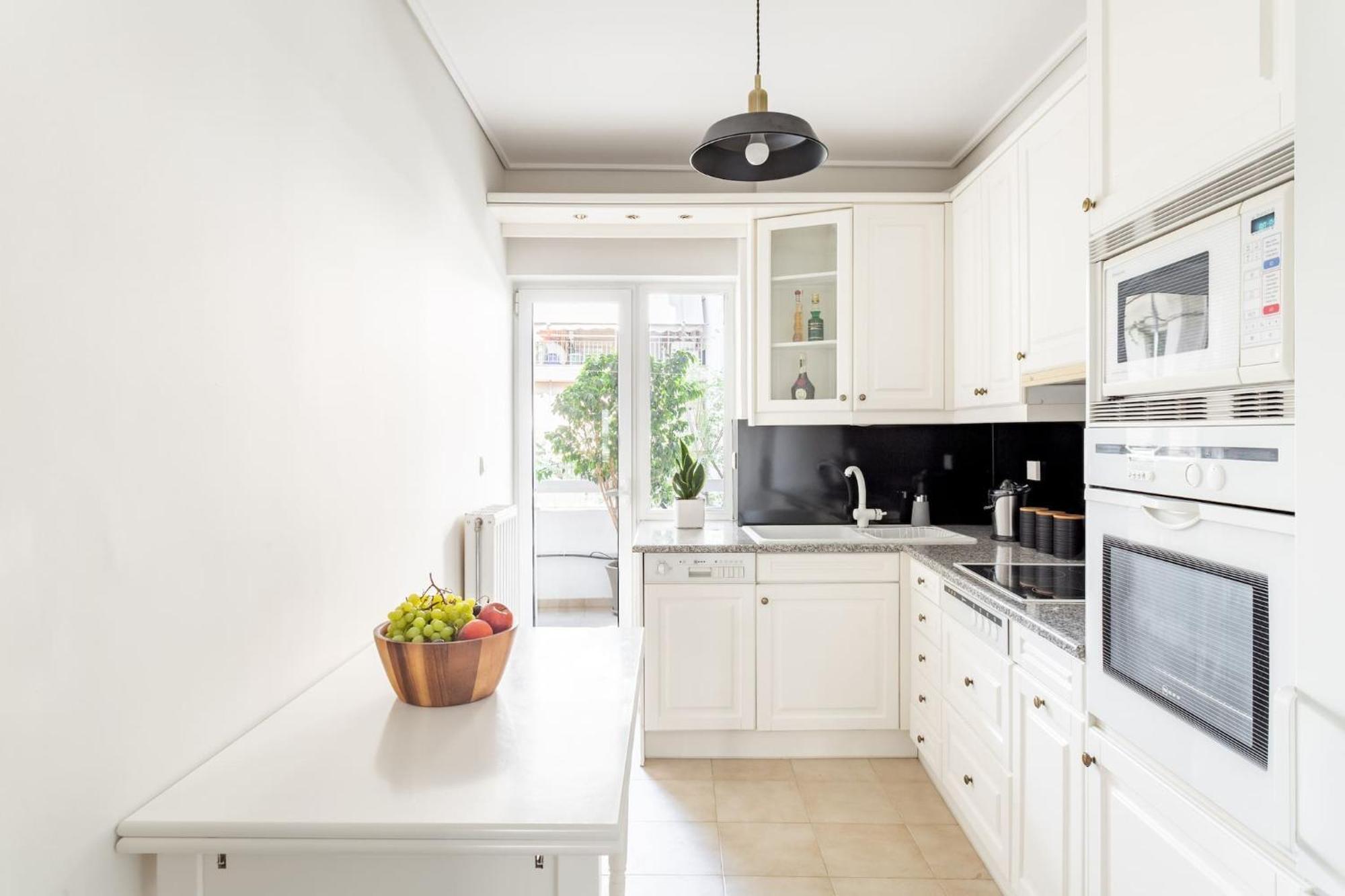 Fresh Detailed Stylish Apartment At Acropolis 아테네 외부 사진
