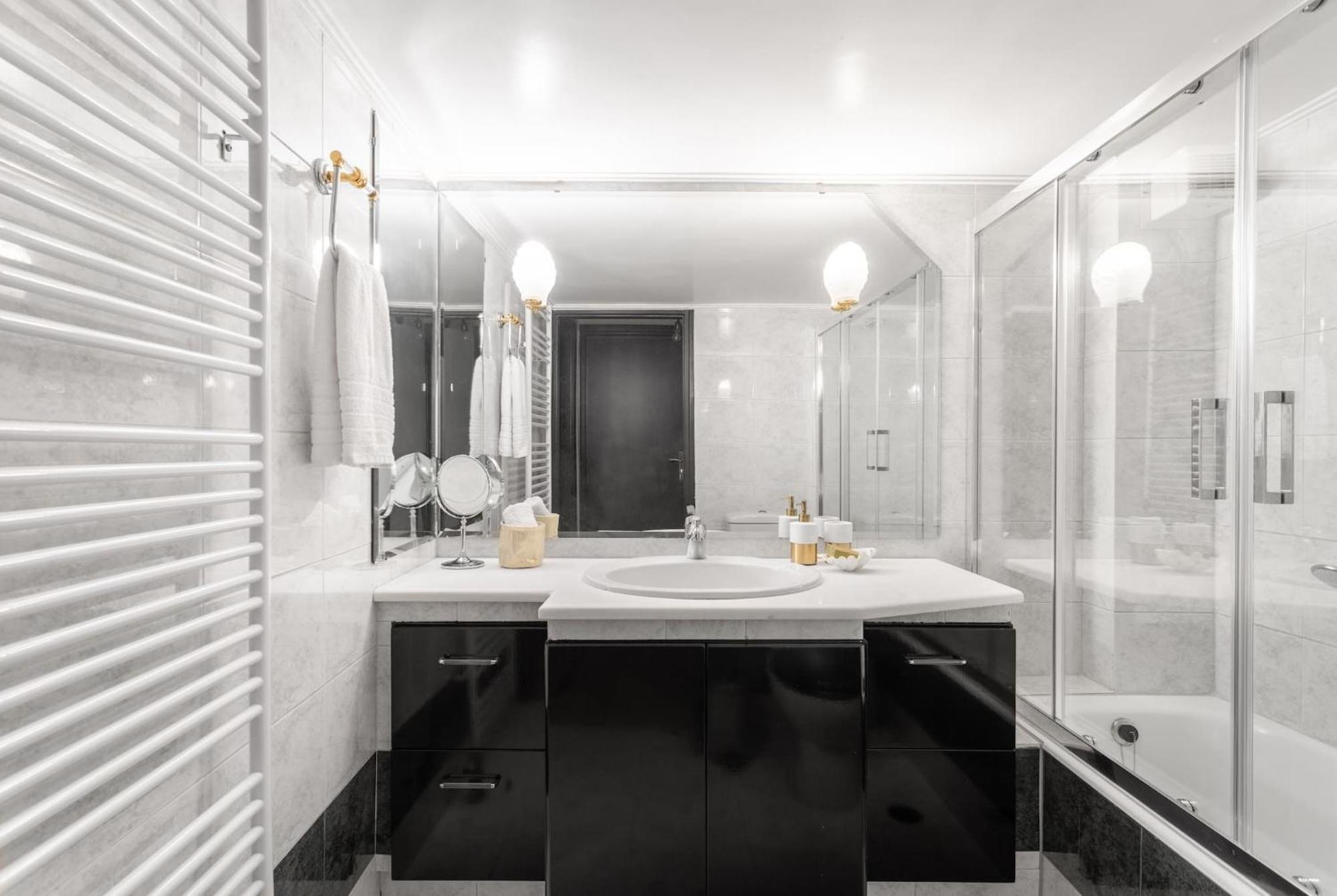 Fresh Detailed Stylish Apartment At Acropolis 아테네 외부 사진